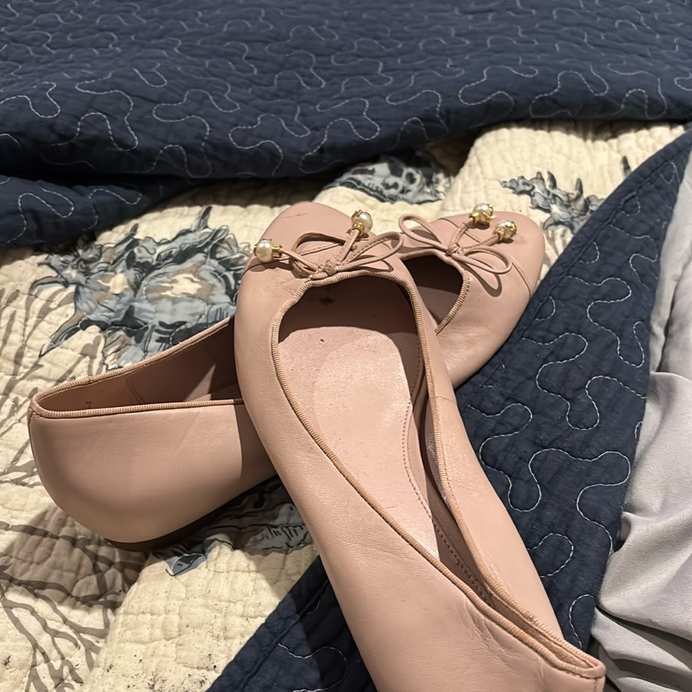 Nailed Michael Kors size 8 flats Brand new with out box